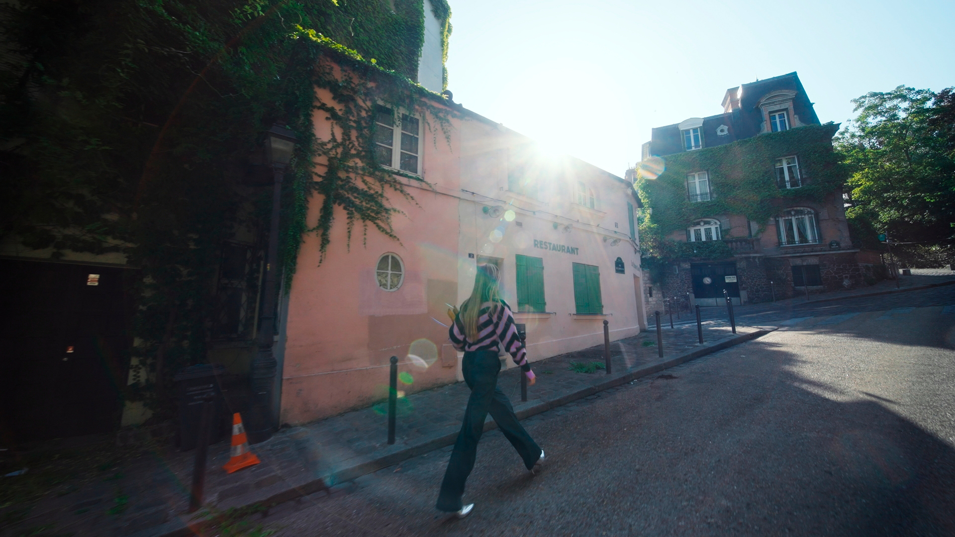 Costes S22 — still 3