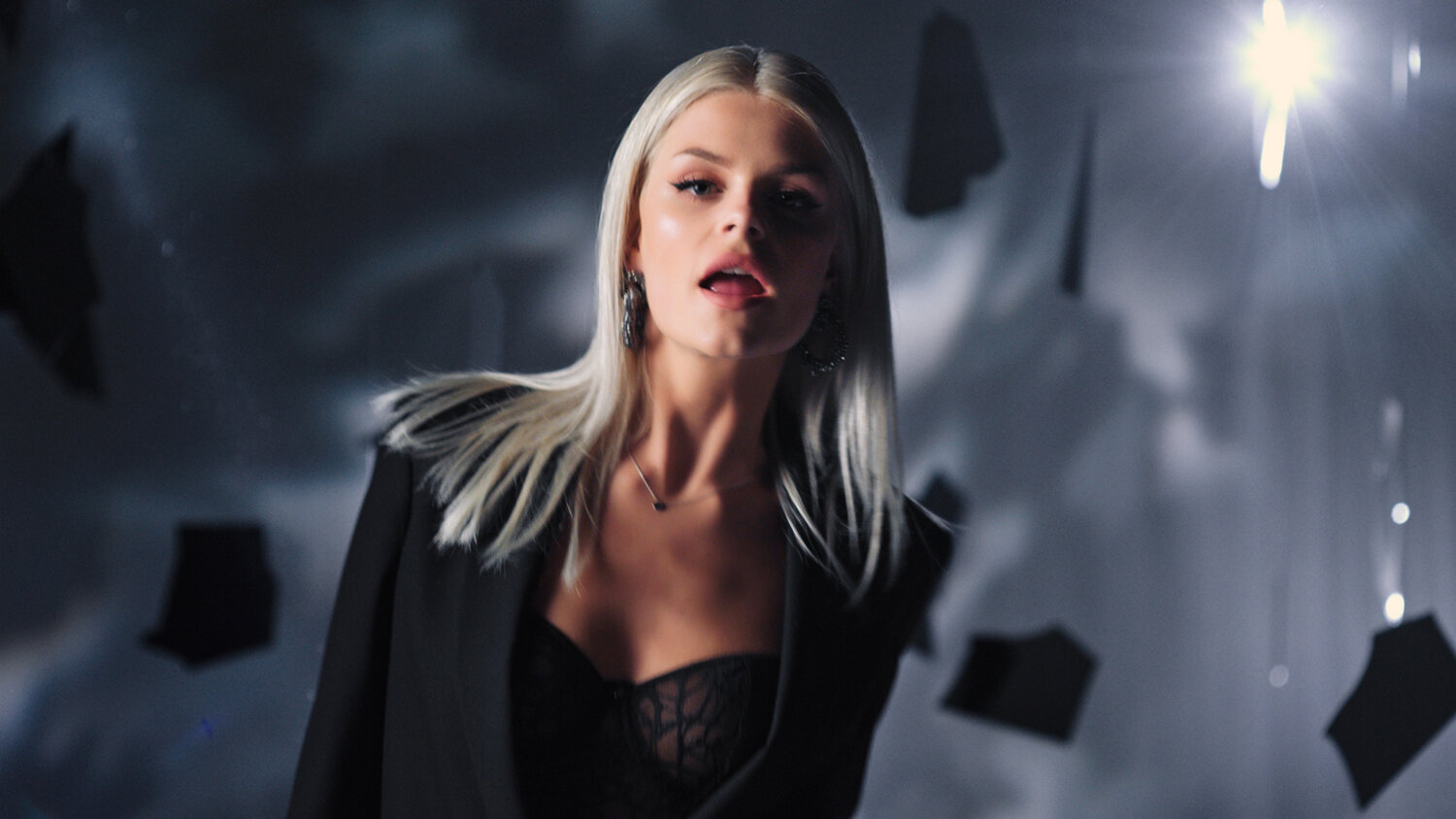 Davina Michelle — Skyward — still 3