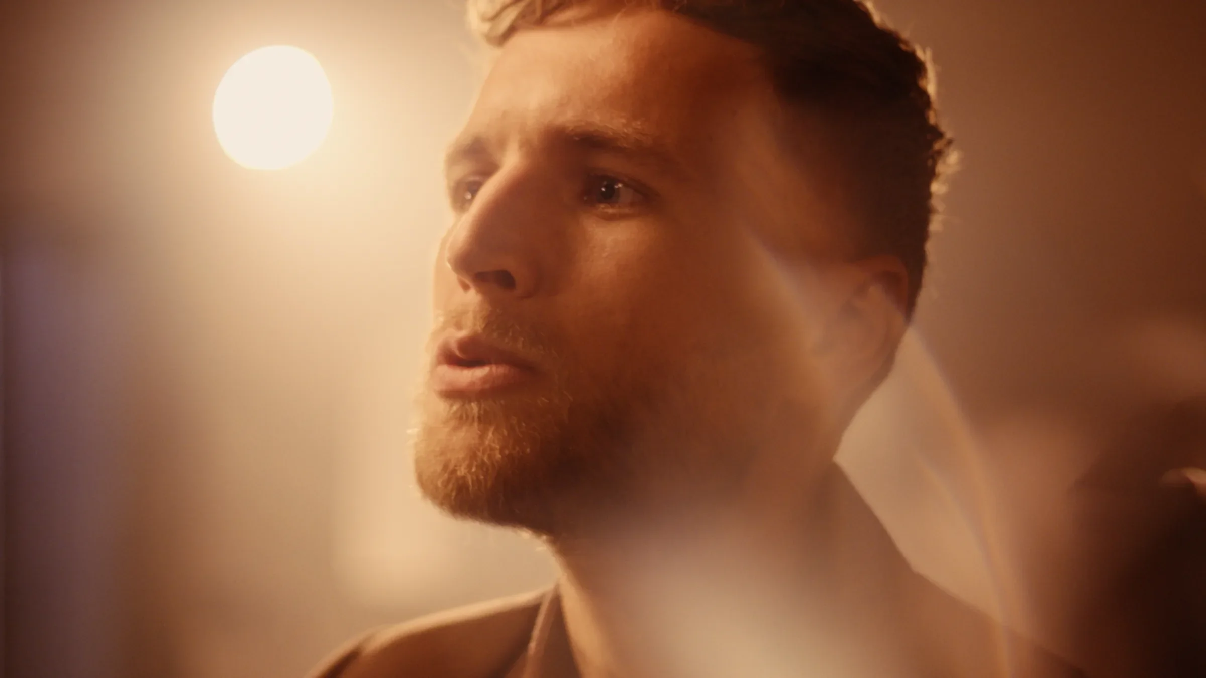 Suzan & Freek — Niemand — still 9